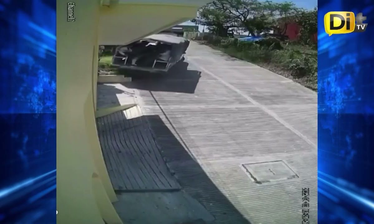 CAMIONETA DE REDILAS VOLCÓ CON ESTUDIANTES EN HIDALGO