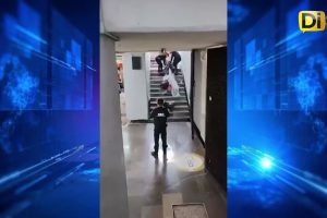 POLICÍAS SACAN “A RASTRAS” A UN INDIGENTE DEL METRO