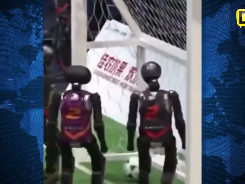 ¡ASOMBRANTE! ROBOTS JUEGAN FÚTBOL EN CHINA