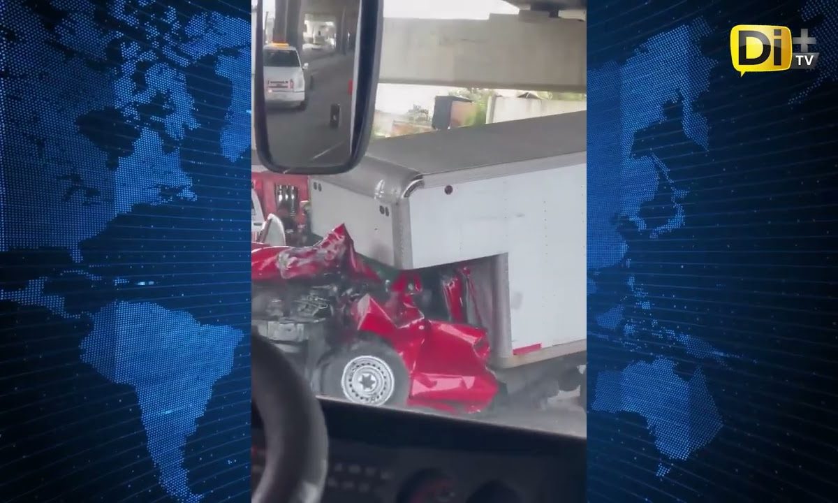 CAMIONETA PIERDE EL CONTROL Y SE IMPACTA CONTRA PILAR DE LA AUTOPISTA MÉXICO – PUEBLA