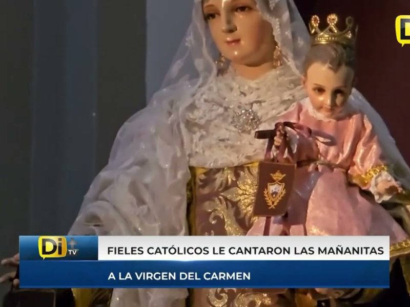 FESTEJAN A LA VIRGEN DEL CARMEN; VENDEDORES SE INSTALAN A PESAR DE LA LLUVIA