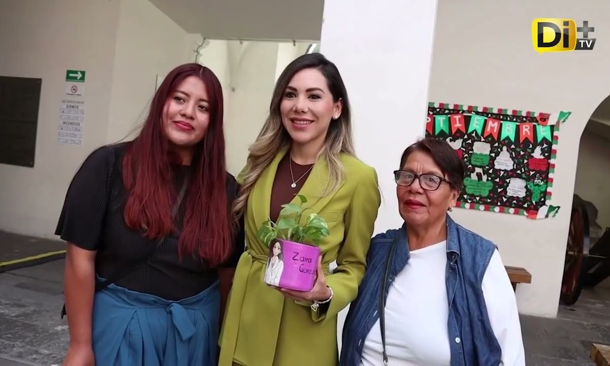 ENTREGAN PREMIO A MUJERES IMPARABLES DE LA CAPITAL POBLANA