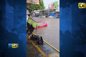 ¡MÉXICO MÁGICO! ARMAN COMPETENCIAS DE CLAVADOS EN CALLE INUNDADA