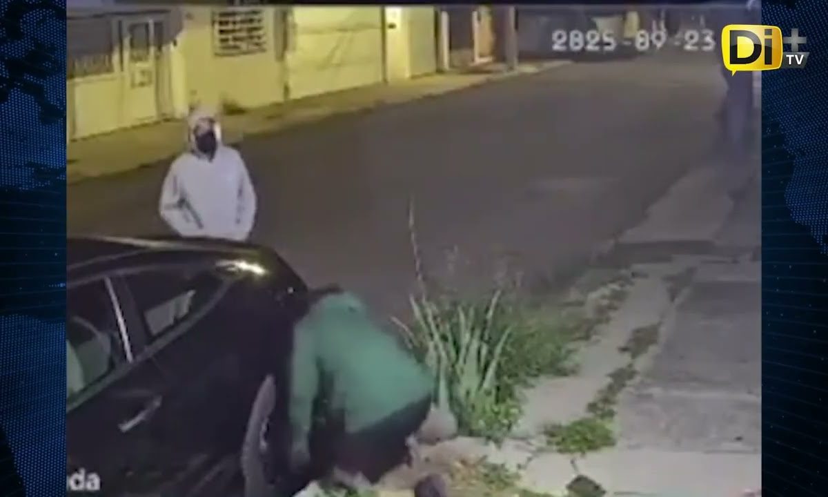 ROBAN LLANTAS Y ESPEJOS DE AUTO ESTACIONADO EN SAN MANUEL