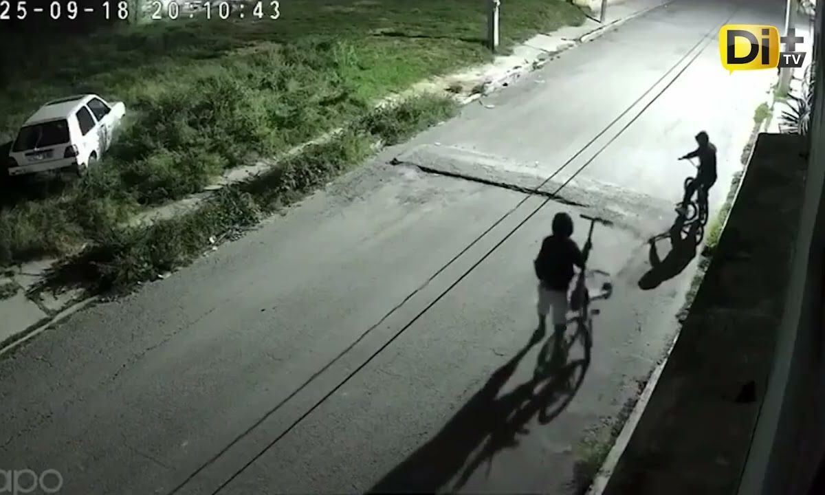 QUEDAN GRABADOS CUANDO SE ROBAN SCOOTER EN TOTIMEHUACÁN