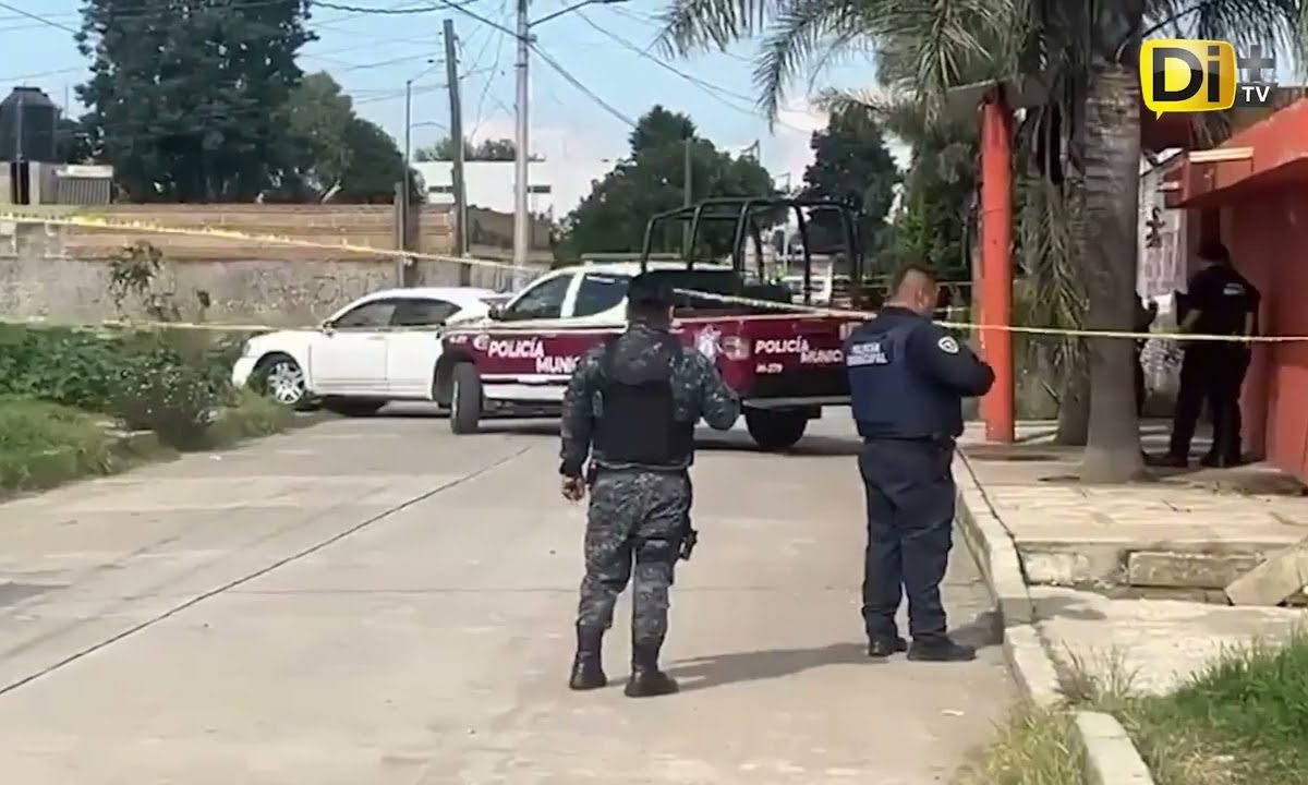 POLICÍAS DE CORONANGO M4T4AN A UN HOMBRE QUE LOS ATACÓ CON MACHETE
