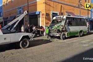 DEJA VARIOS LESIONADOS UN CHOQUE ENTRE RUTAS DE TRANSPORTE PÚBLICO
