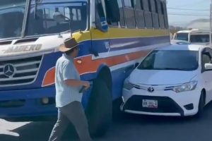 CAOS VIAL POR MANIFESTACIÓN DE PRESUNTOS FAMILIARES DE RECLUSOS DE SAN MIGUEL