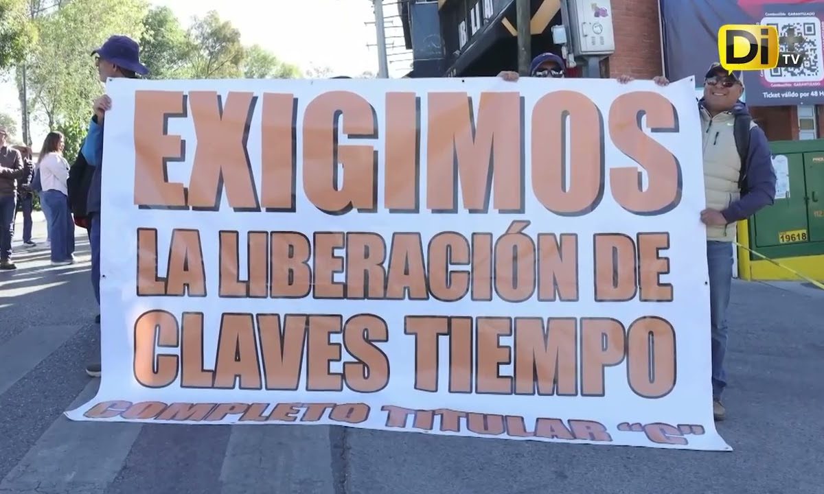 BLOQUEO EN PUEBLA: MAESTROS DEL SNTE 51 TOMAN LA RECTA A CHOLULA