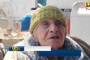 ¡1NHUM4N0! HIJO Y NIETA DESALOJAN DE SU CASA A ABUELITA