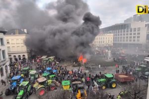 BRUSELAS BAJO FU3G0: EL CAMPO CERCAN LA UE