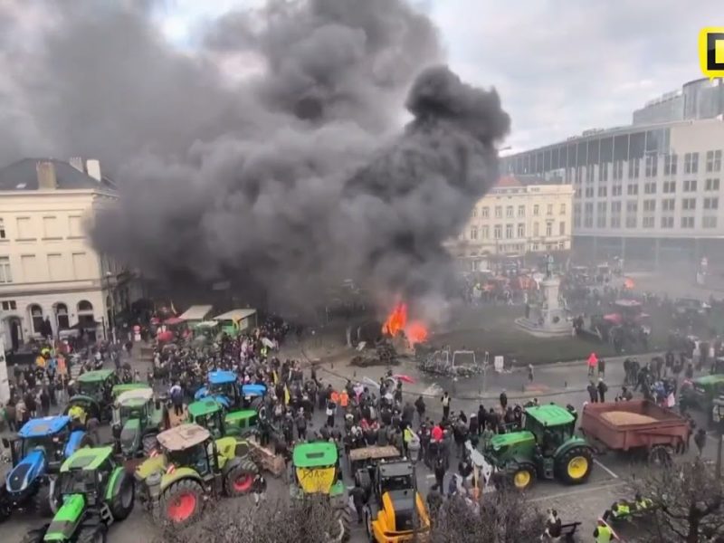 BRUSELAS BAJO FU3G0: EL CAMPO CERCAN LA UE
