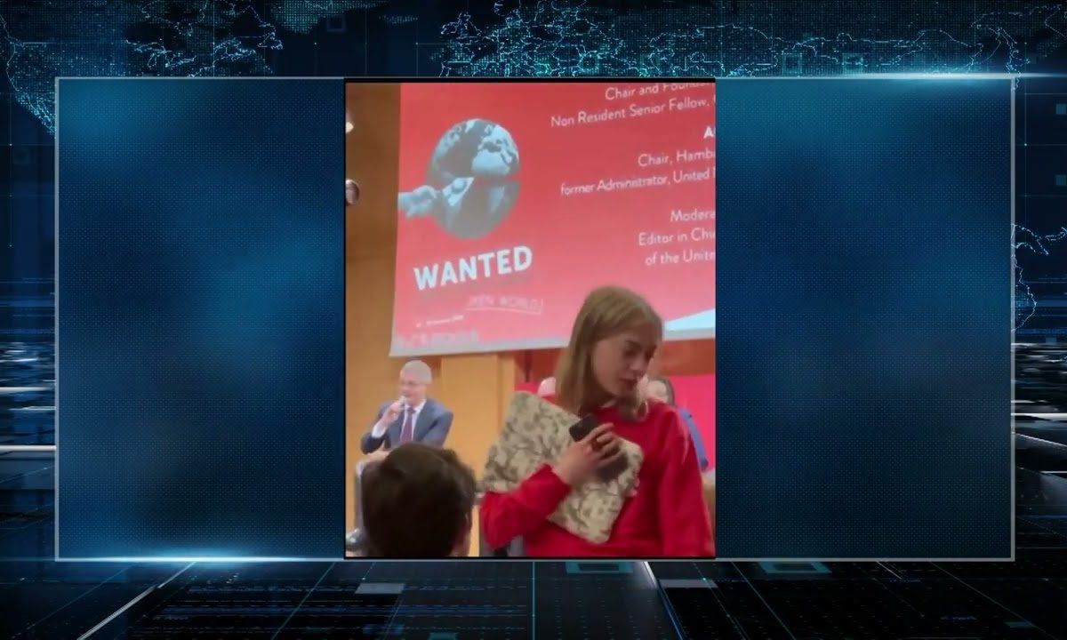 LANZAN INSULTOS A FELIPE CALDERÓN EN FRANCIA