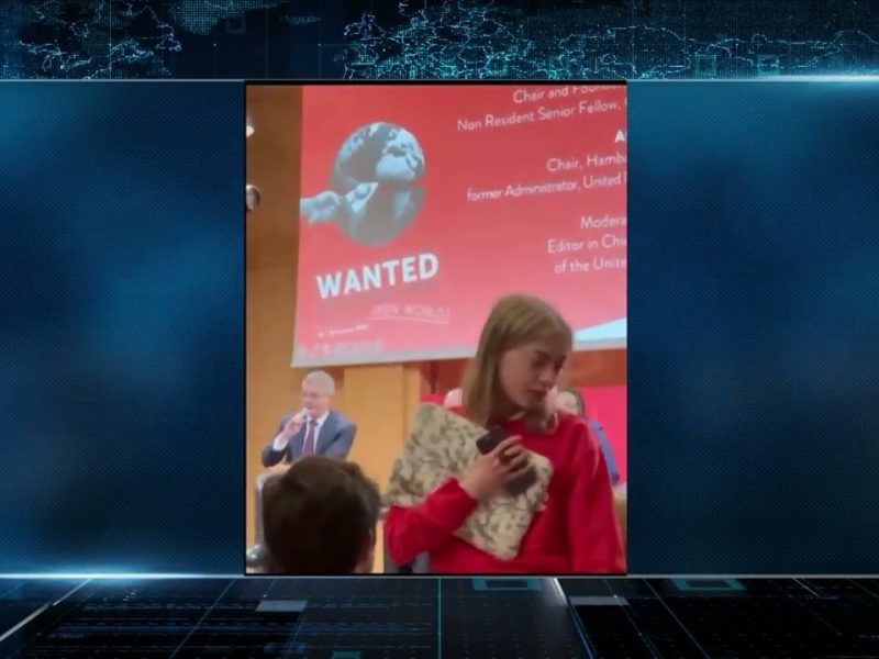 LANZAN INSULTOS A FELIPE CALDERÓN EN FRANCIA