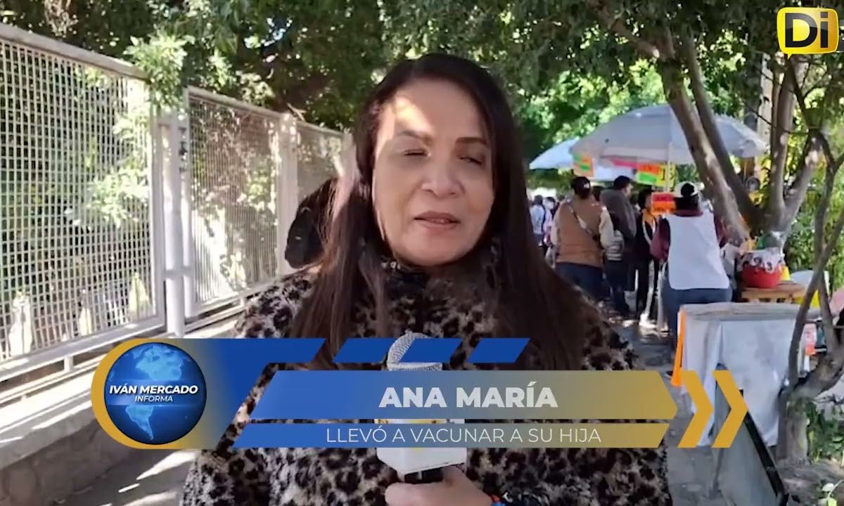 MAMÁS LLEVAN A SUS HIJOS A VACUNARSE CONTRA EL SARAMPIÓN