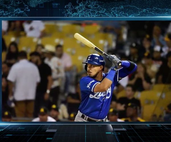 CRISTIAN ADAME SE QUEDA EN PERICOS