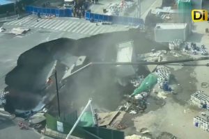 ¡IMPRESIONANTE MEGA SOCAVÓN EN SHANGHÁI!