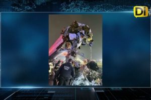 AVIÓN COLISIONÓ CONTRA UN CAMIÓN DE BOMBEROS EN NY