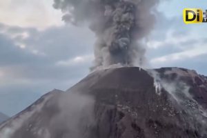 TURISTAS ESCAPAN DE ERUPCIÓN EN VOLCÁN SANTIAGUITO