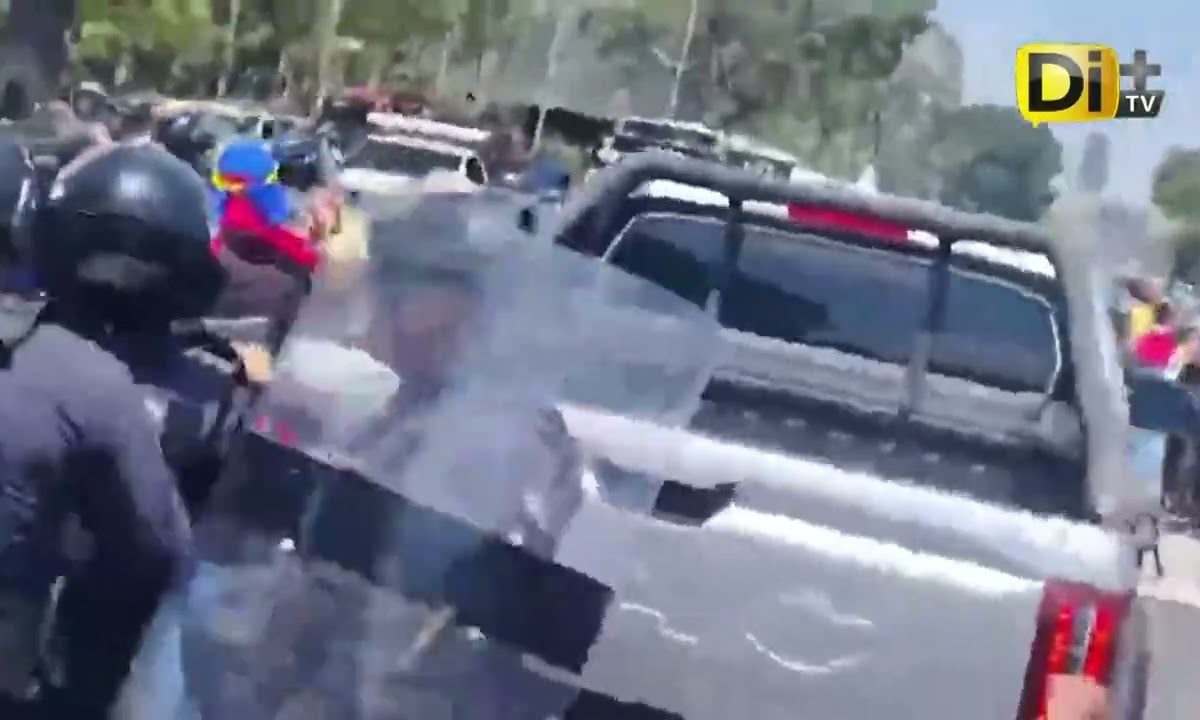 FUERTES ENFRENTAMIENTOS POR CRISIS SALARIAL EN CARACAS