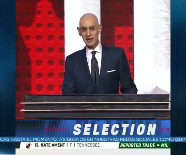 KARIM LOPEZ HACE HISTORIA EN NBA