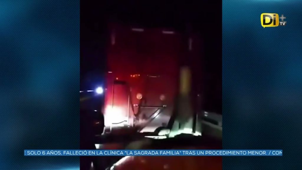 VIDEO: CHOFER FRUSTRA INTENTO DE ASALTO EN AUTOPISTA
El operador aceleró y embistió a los delincuentes que intentaron asaltarlo con un tráiler en la Puebla-Orizaba. @IvánMercado te informa.