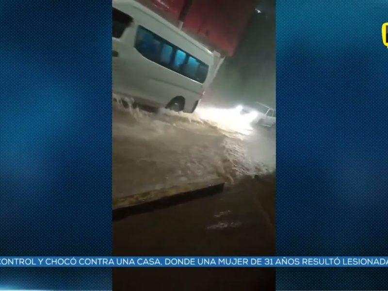 DESBORDAMIENTO DE RÍO DEJA SEVERAS INUNDACIONES EN HUAUCHINANGO