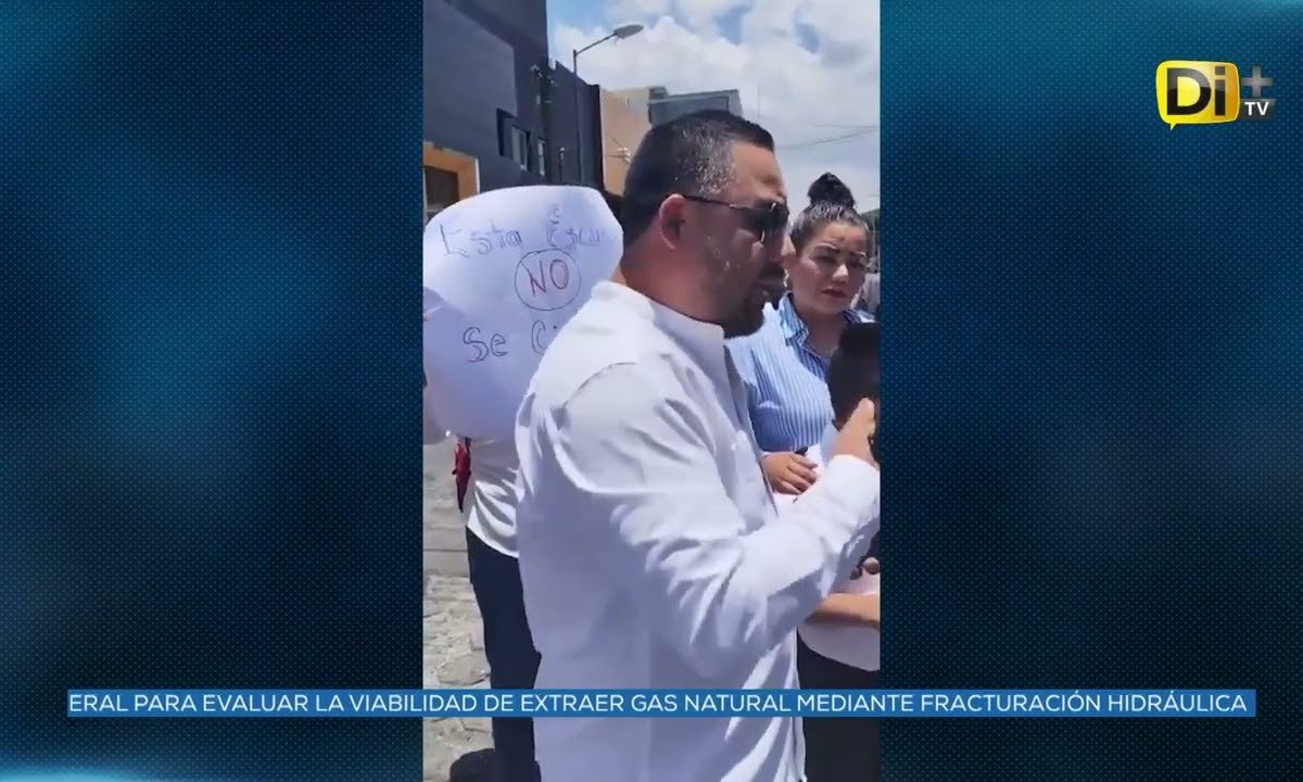 PADRES DE FAMILIA Y ESTUDIANTES DEL AMIZ SE MANIFIESTAN CONTRA EL CIERRE DE LA ESCUELA