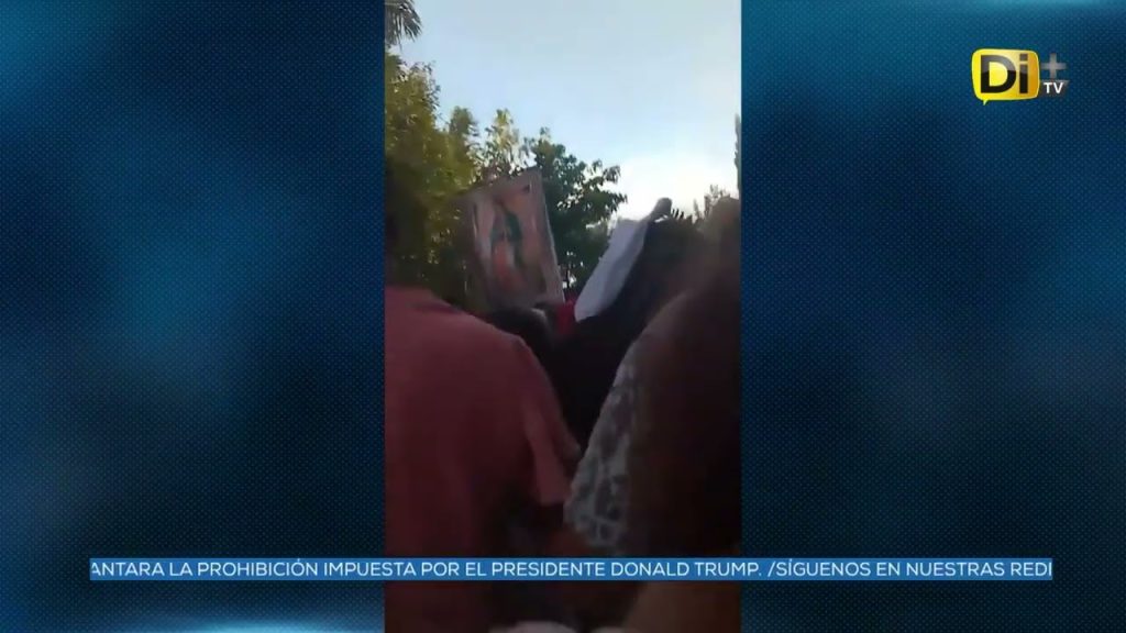 TRAGEDIA EN FIESTA RELIGIOSA, EXPLOTA PIROTECNIA Y DEJA UN ADOLESCENTE FALLECIDO
 #EstadoDeMéxico || Una explosión de pirotecnia durante una procesión religiosa en San Francisco Tepojaco, Cuautitlán Izcalli, dejó un saldo de un adolescente de 15 años fallecido y 11 personas heridas, tras incendiarse un vehículo que transportaba los cohetones.@ivanmercado te informa
