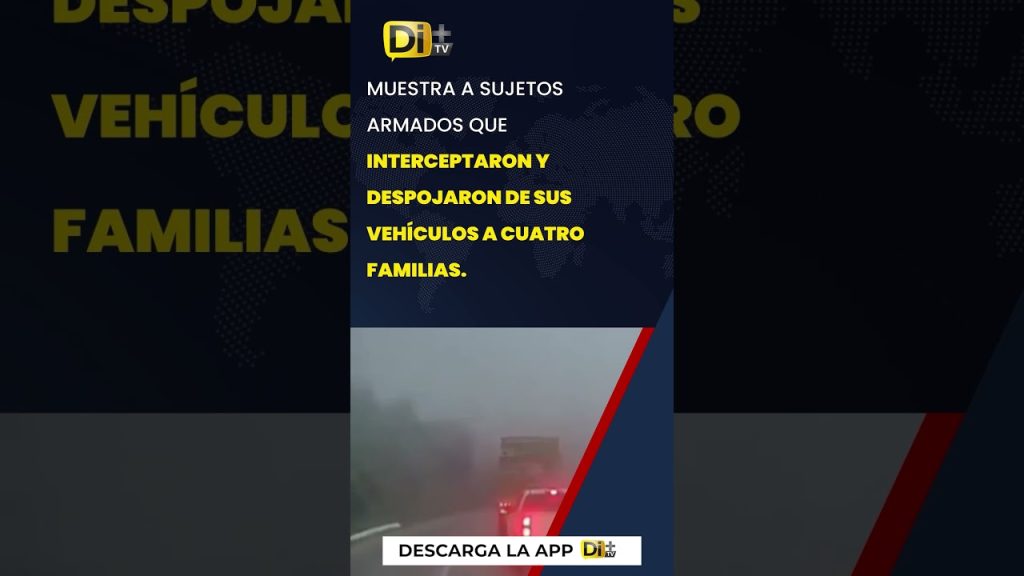 #Puebla || Un video captó el momento exacto de un asalto armado en las Cumbres de Maltrata, en la autopista Puebla-Orizaba. Sujetos armados dispararon para intimidar y despojaron de sus vehículos a cuatro familias, obligando a automovilistas a circular en sentido contrario.