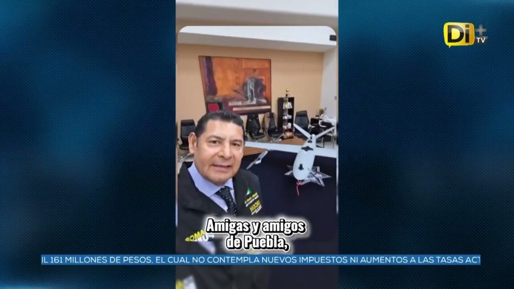 INCORPORAN DOS DRONES PARA REFORZAR VIGILANCIA EN PUEBLA 
 #Puebla || El gobernador del estado @armentapuebla_  presentó dos drones tácticos de última generación con 3.5 horas de autonomía, cámaras térmicas y conexión al C5 para reforzar la vigilancia en carreteras poblanas.@ivanmercado te informa